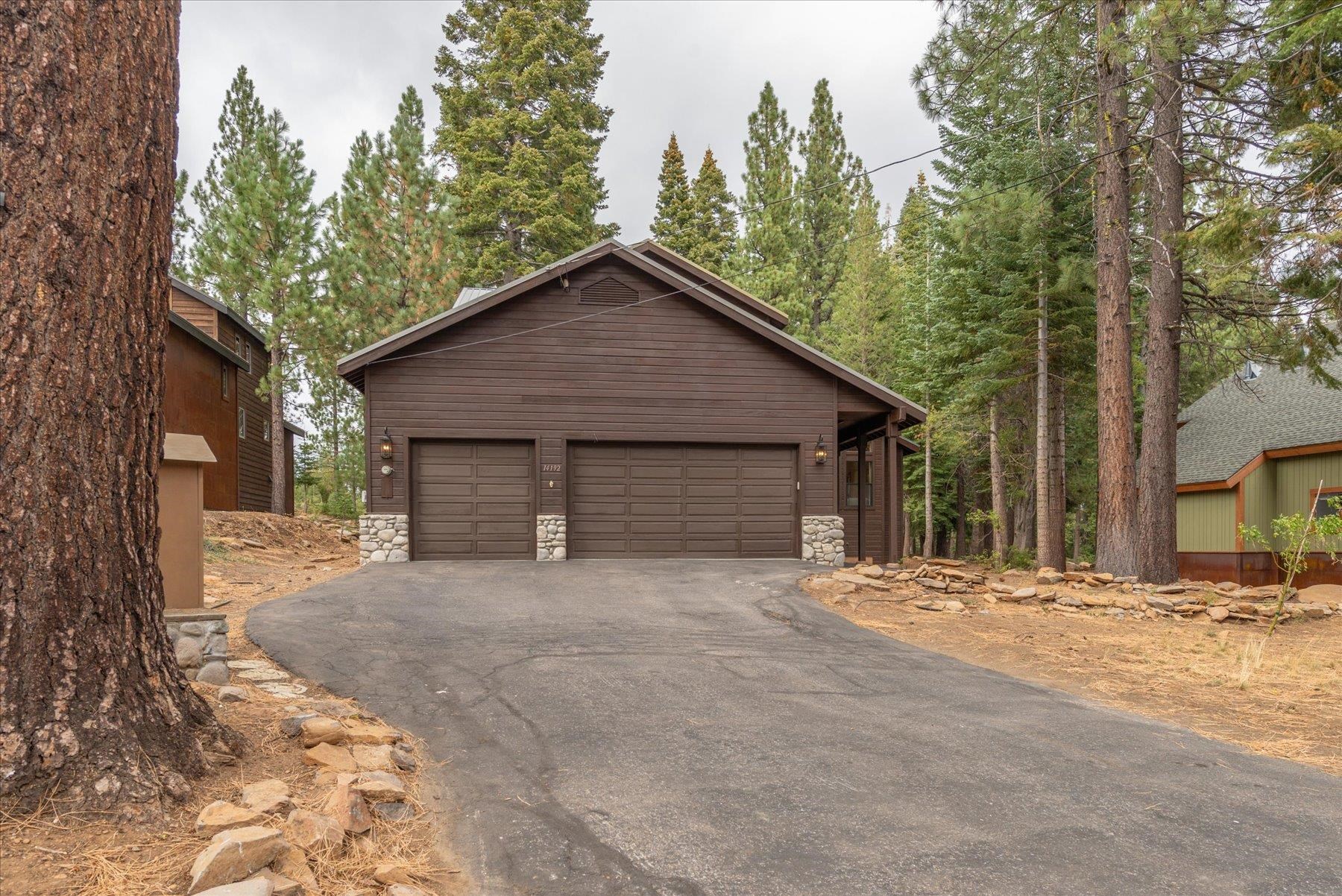 14192 Skiview Loop