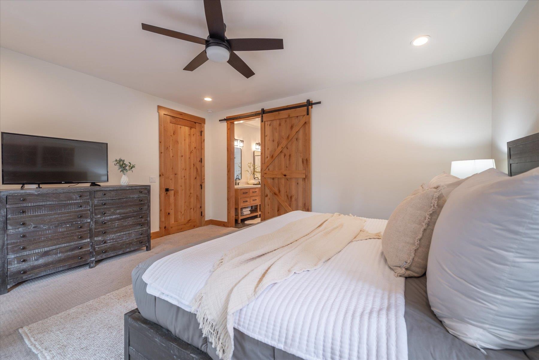 14192 Skiview Loop