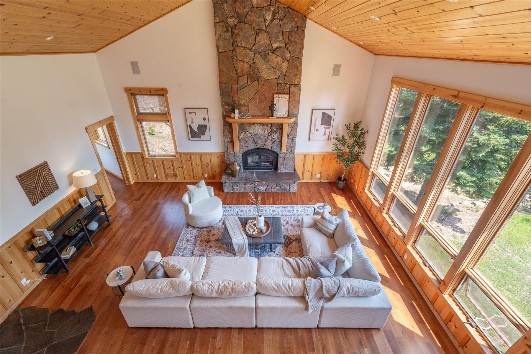13316 Hillside Drive