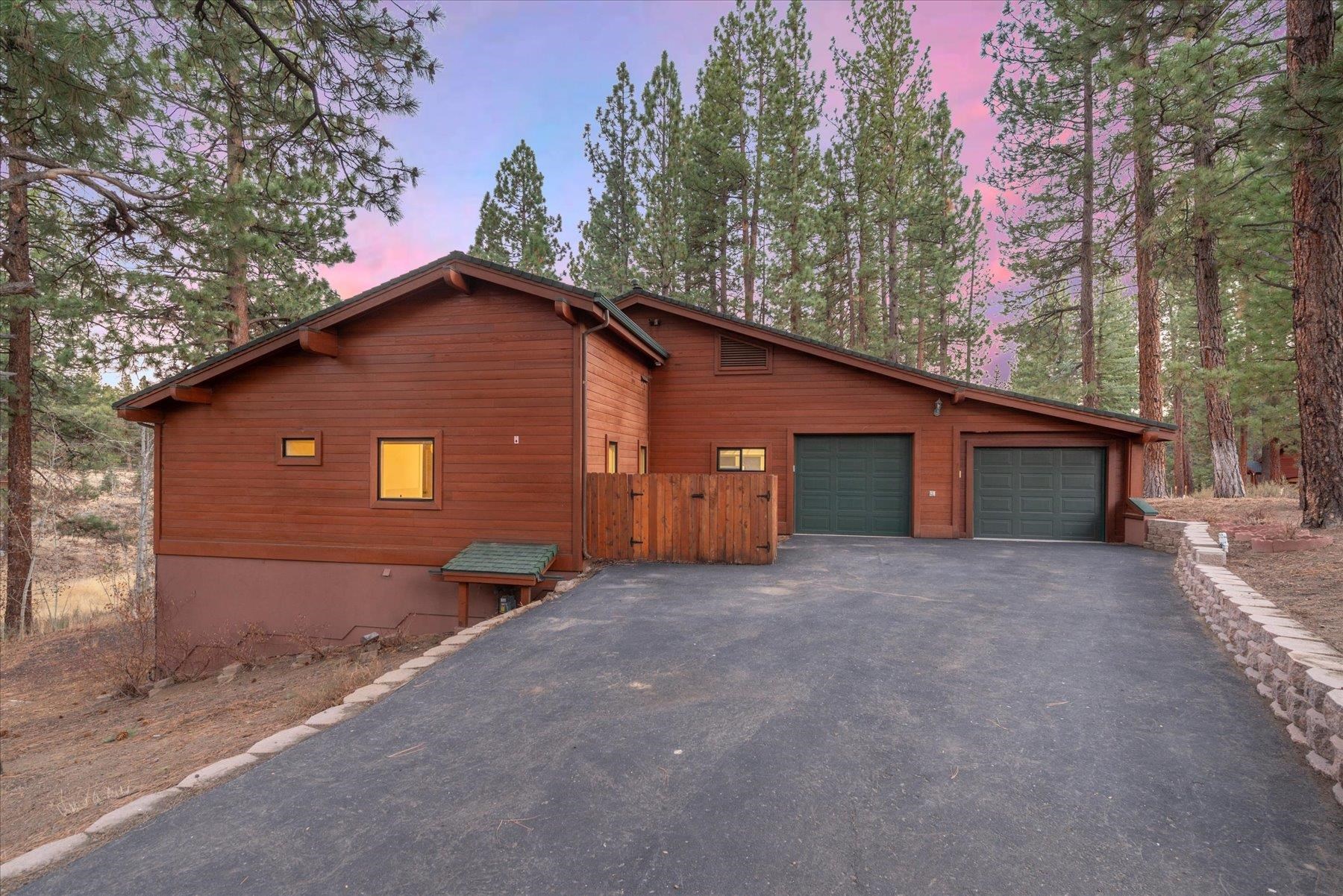 15899 Exeter Court