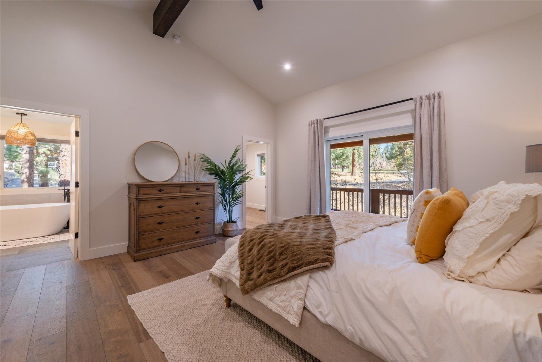 15899 Exeter Court