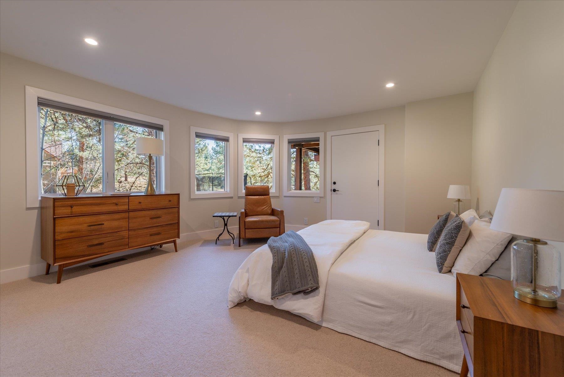 15899 Exeter Court