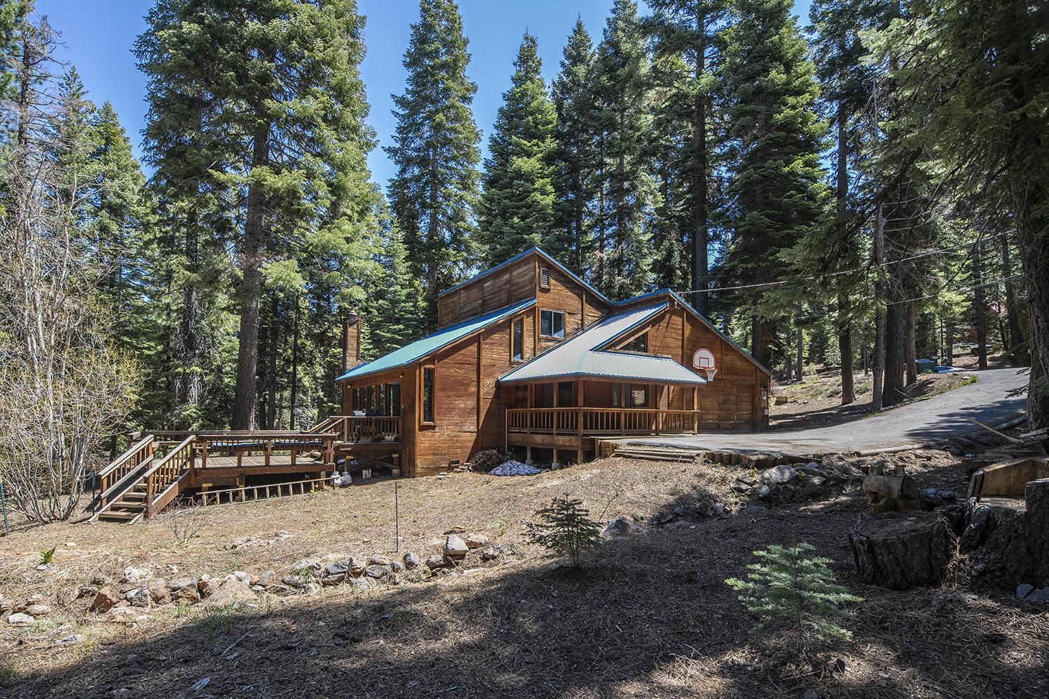 10498 Whiskey Jack Court