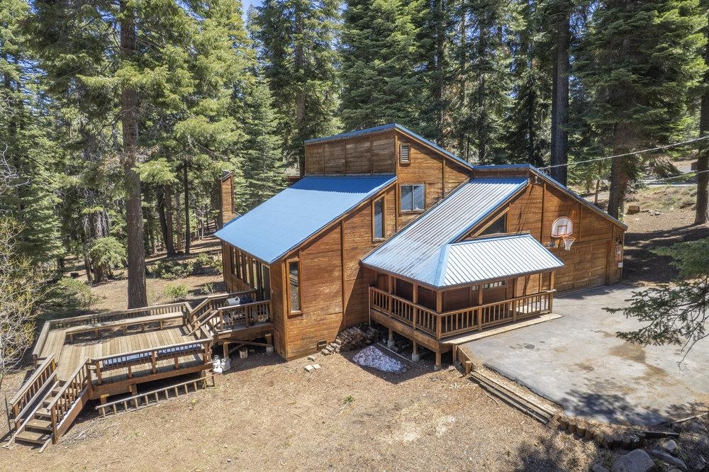 10498 Whiskey Jack Court