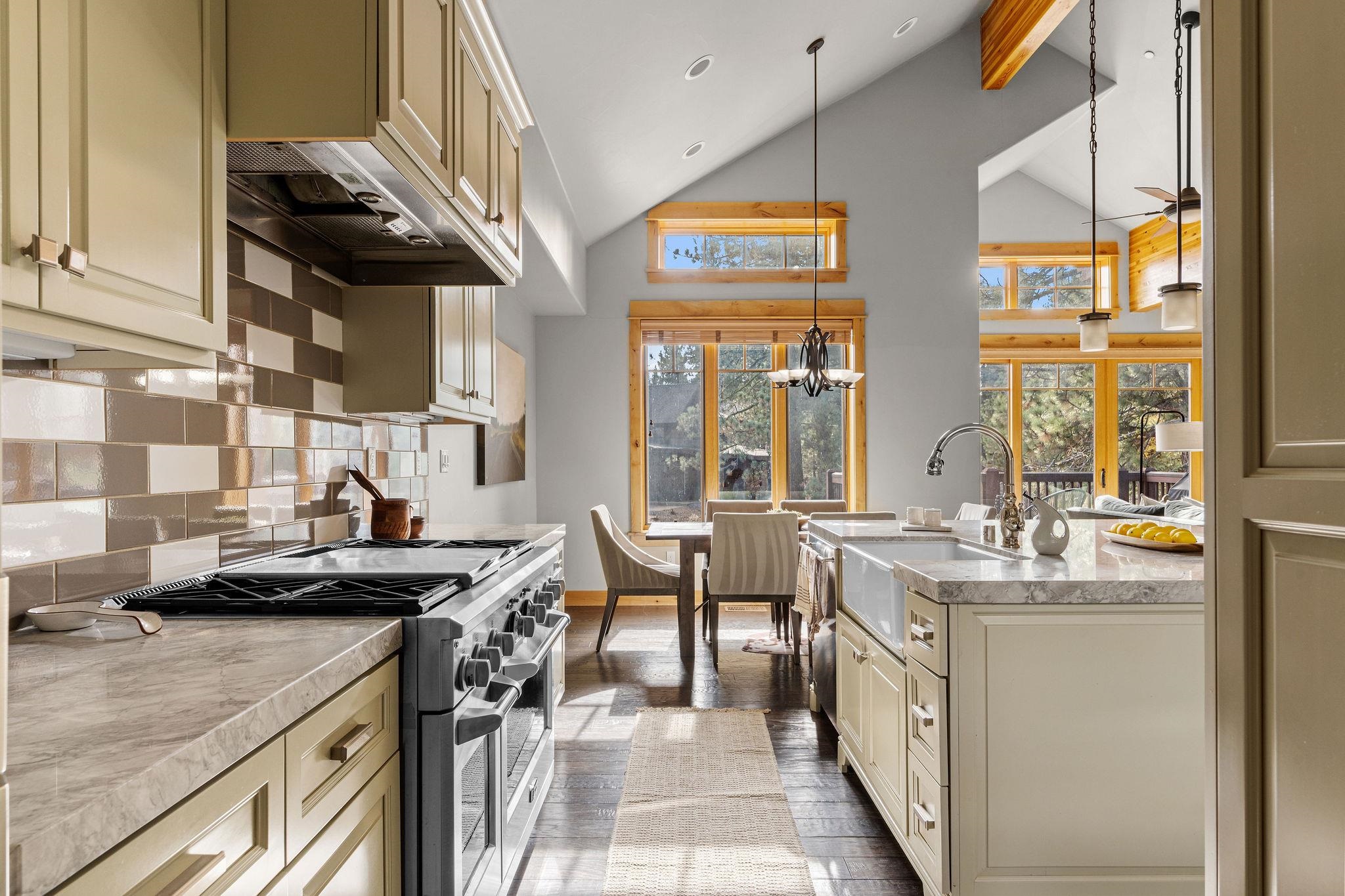 10235 Valmont Trail