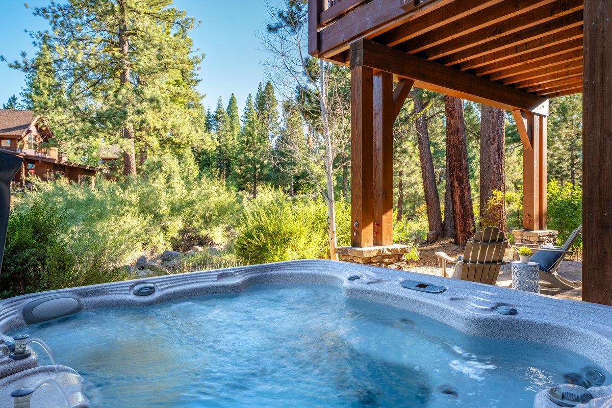 10235 Valmont Trail