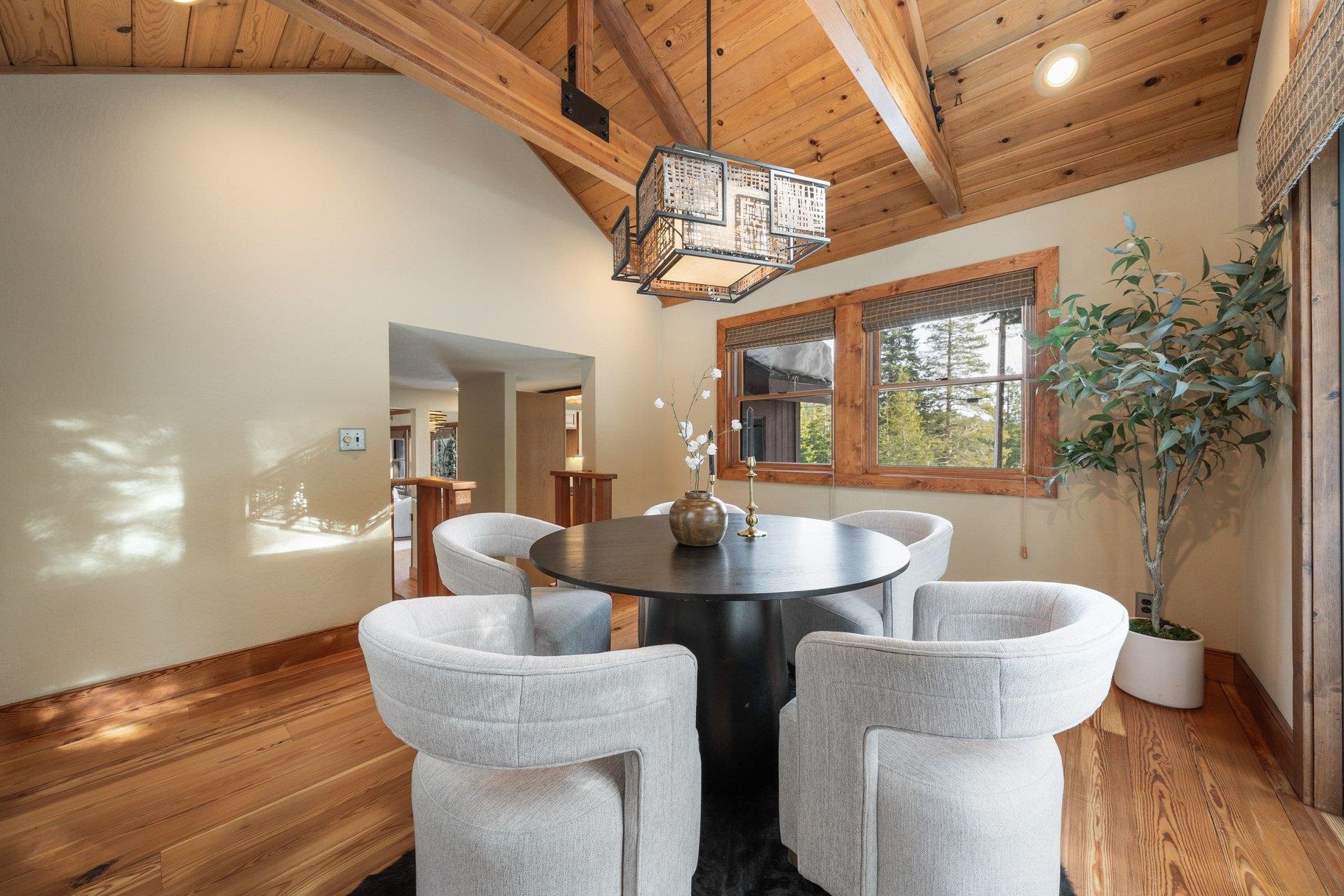 11909 Bavarian Way Unit: 8