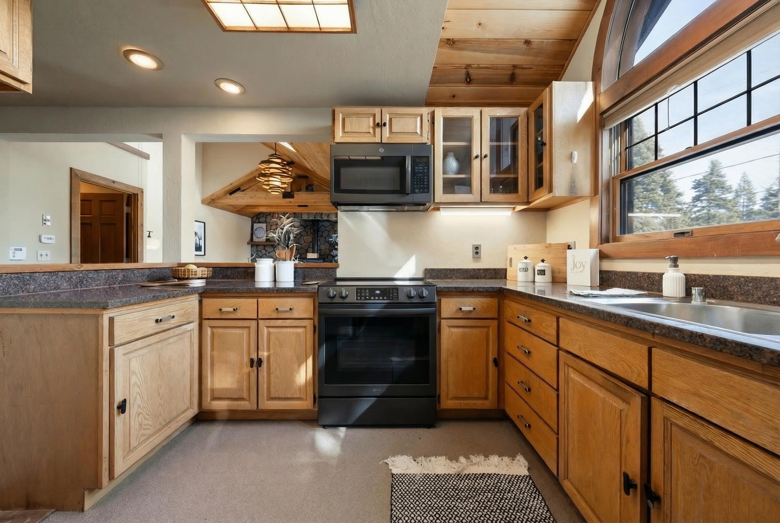 11909 Bavarian Way Unit: 8