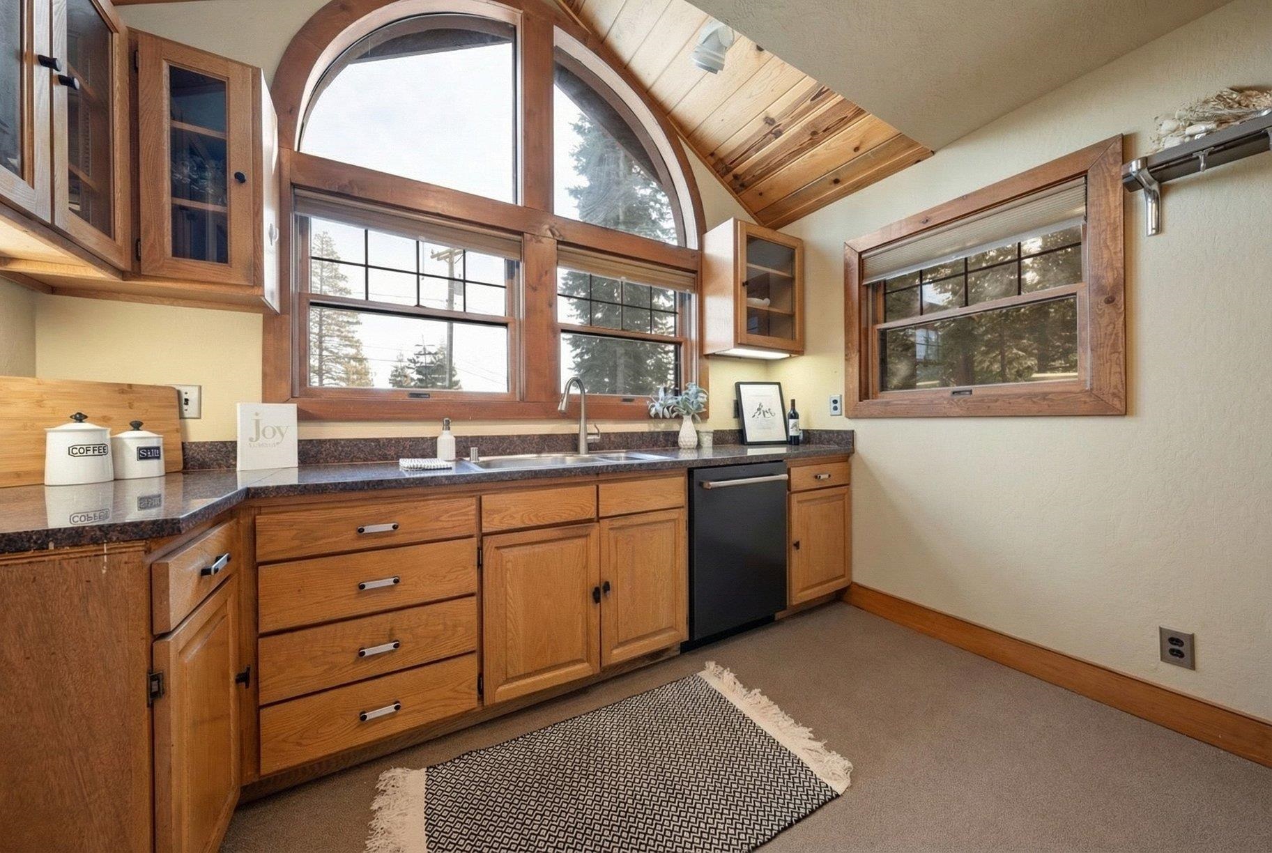 11909 Bavarian Way Unit: 8