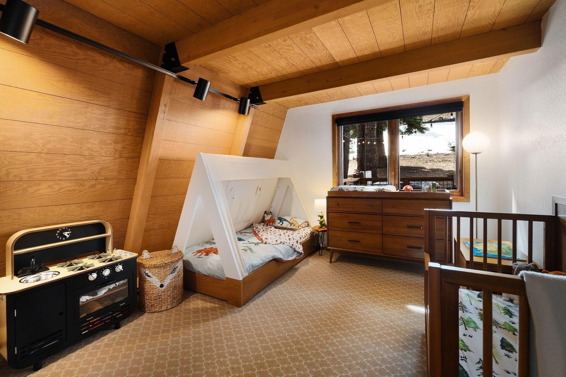 14075 Herringbone Way