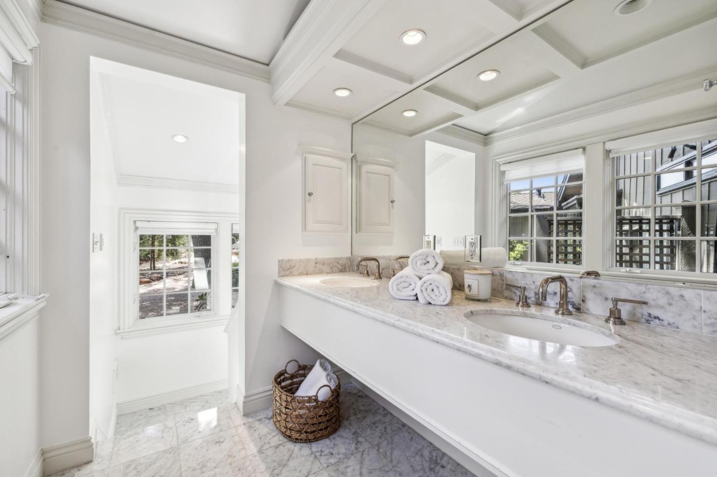 138 Bolivar Lane