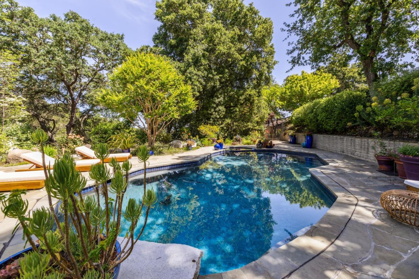 138 Bolivar Lane