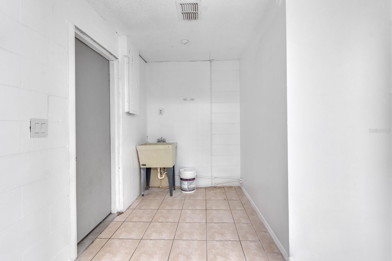 2021 WILLIAM CLARK AVE