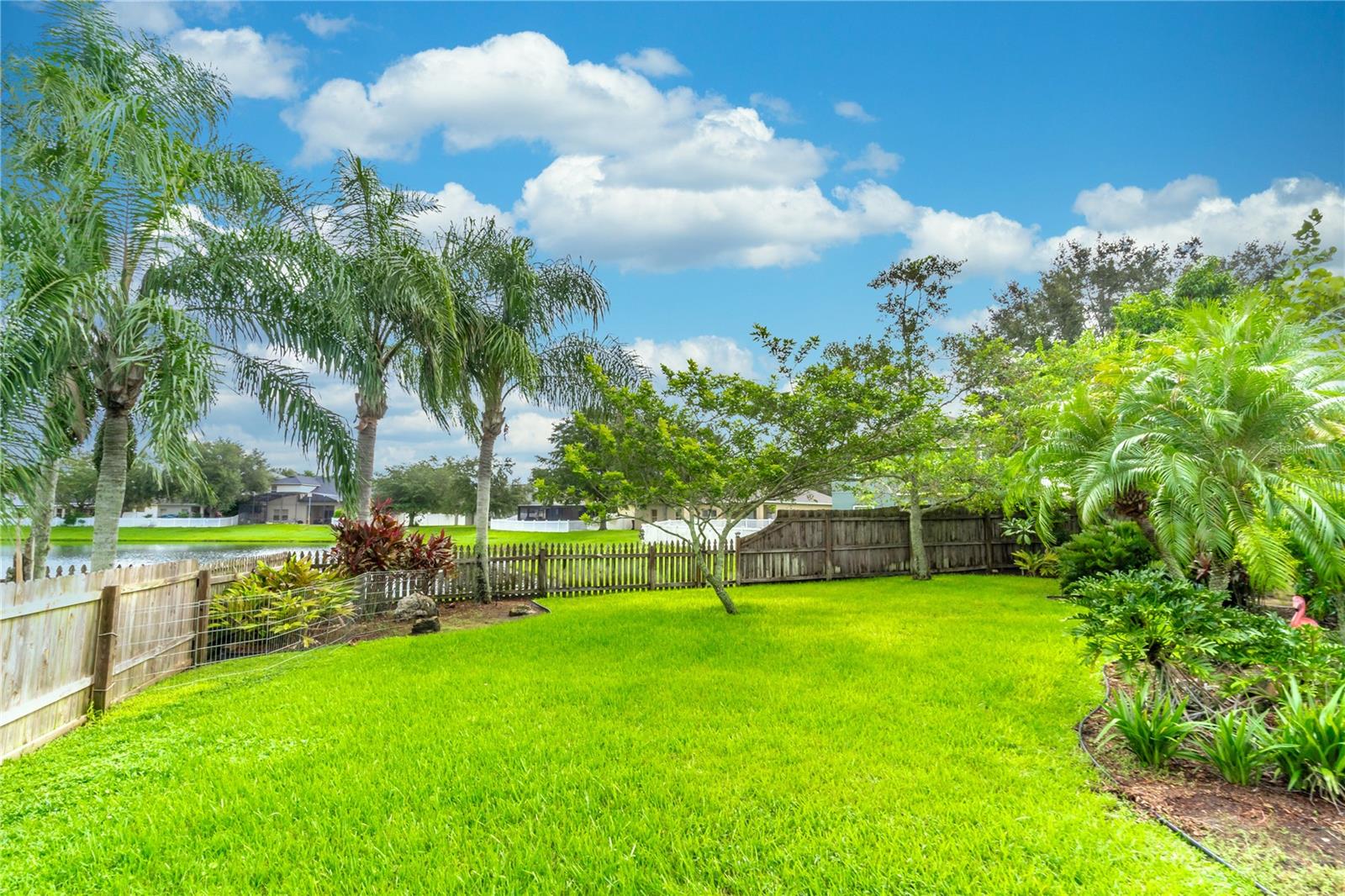 2098 CASCADES COVE DR