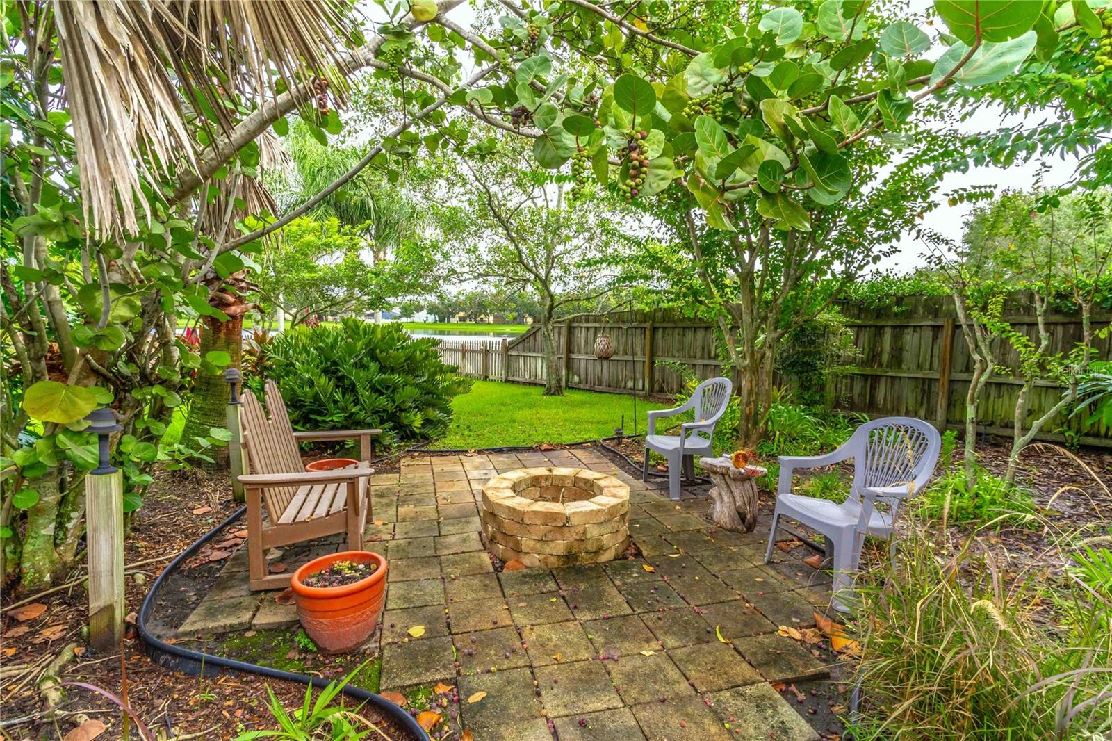 2098 CASCADES COVE DR