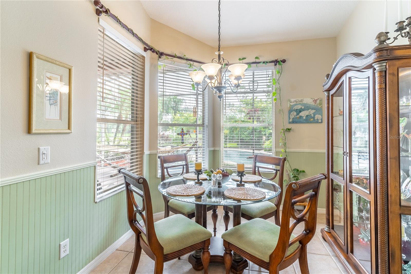 2098 CASCADES COVE DR