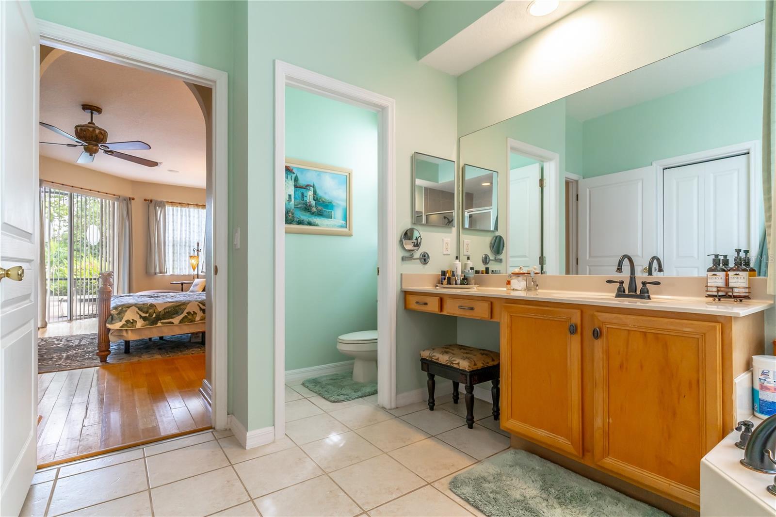 2098 CASCADES COVE DR