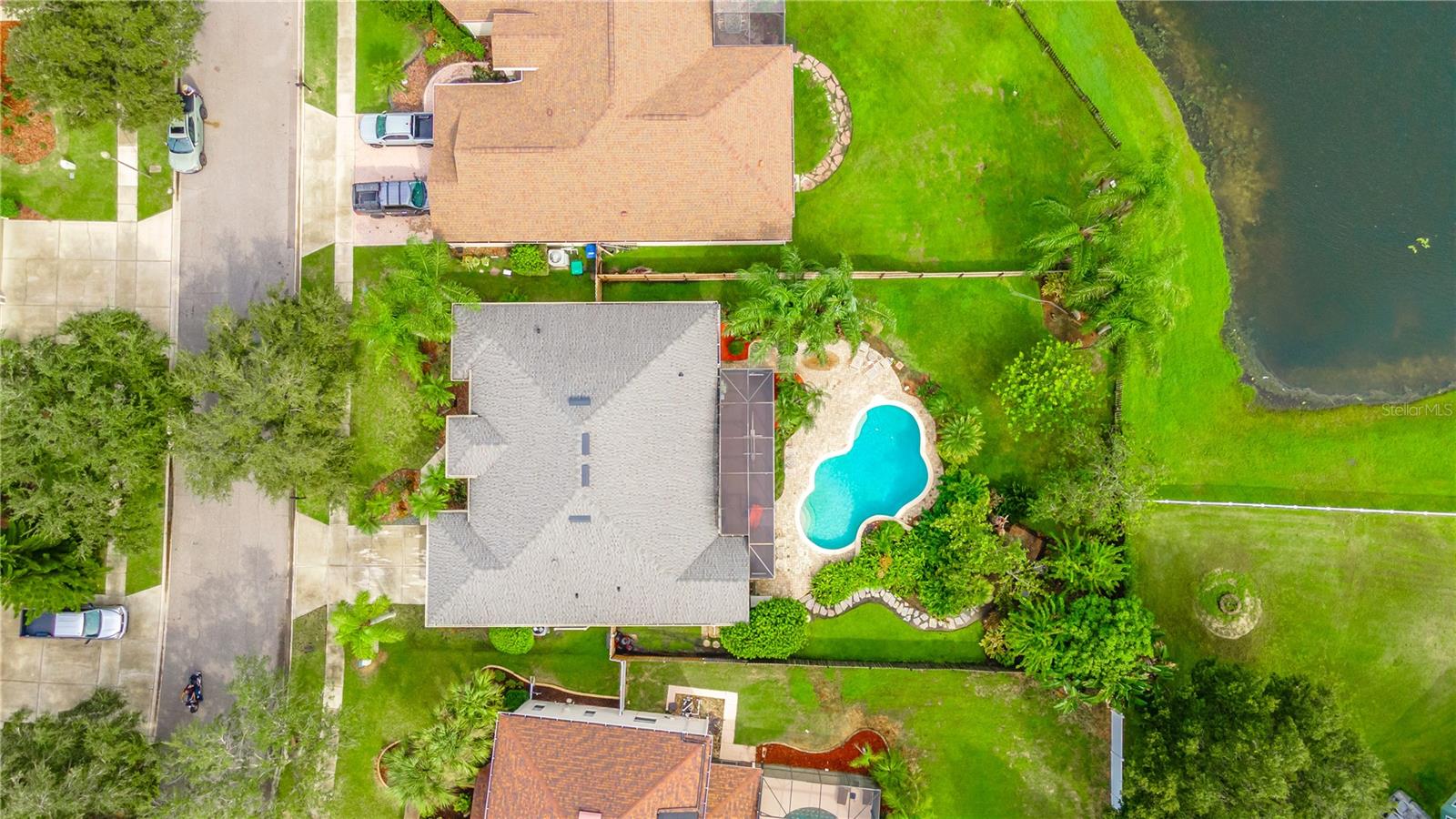 2098 CASCADES COVE DR