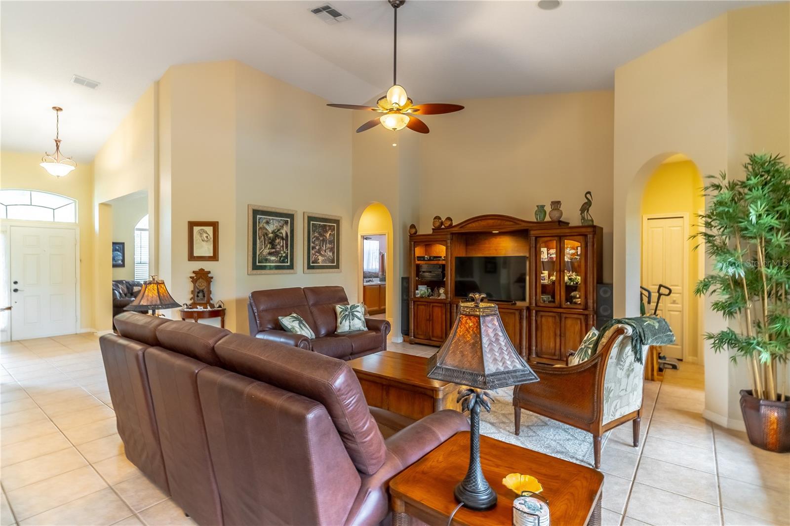 2098 CASCADES COVE DR