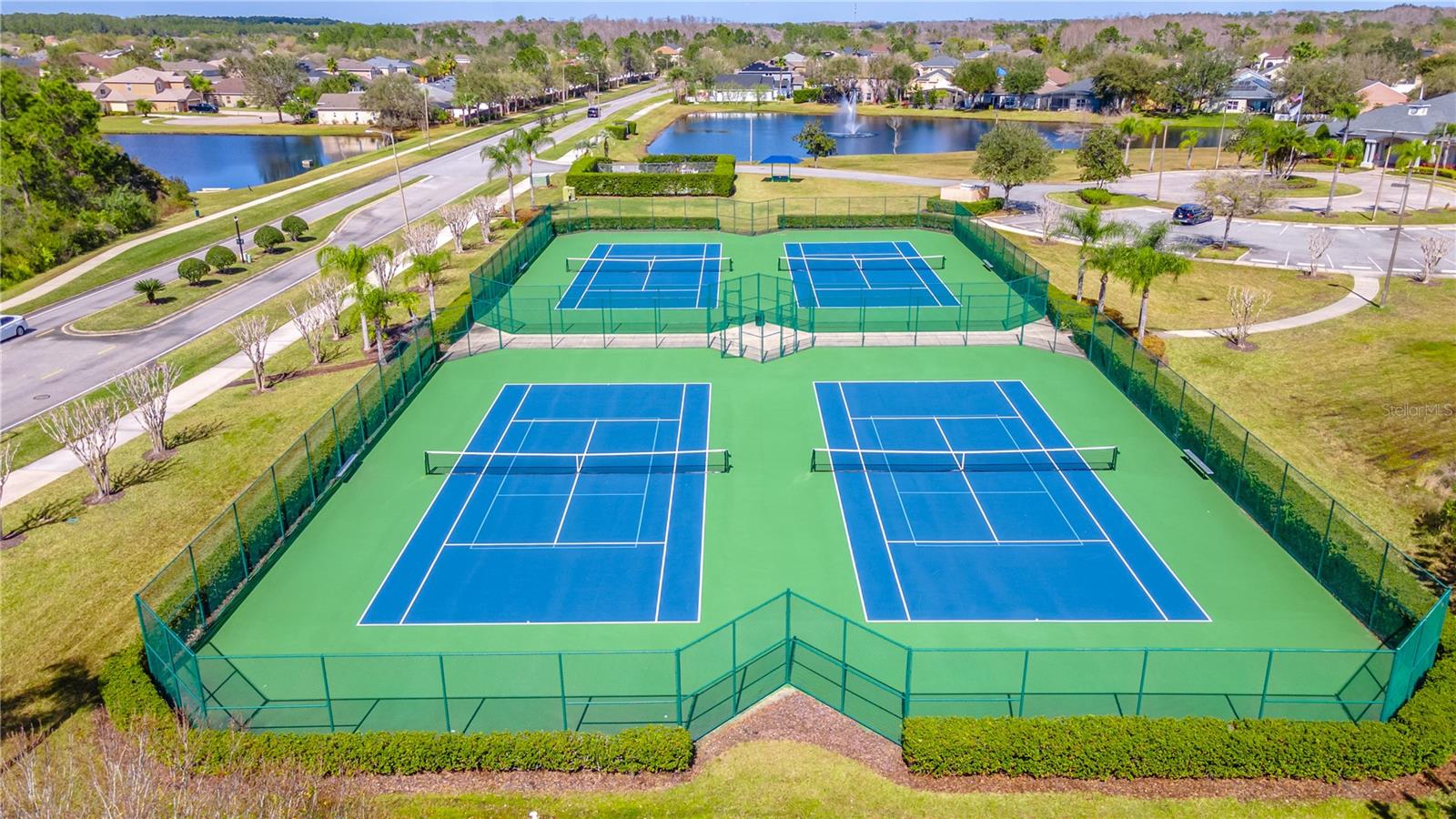 2098 CASCADES COVE DR