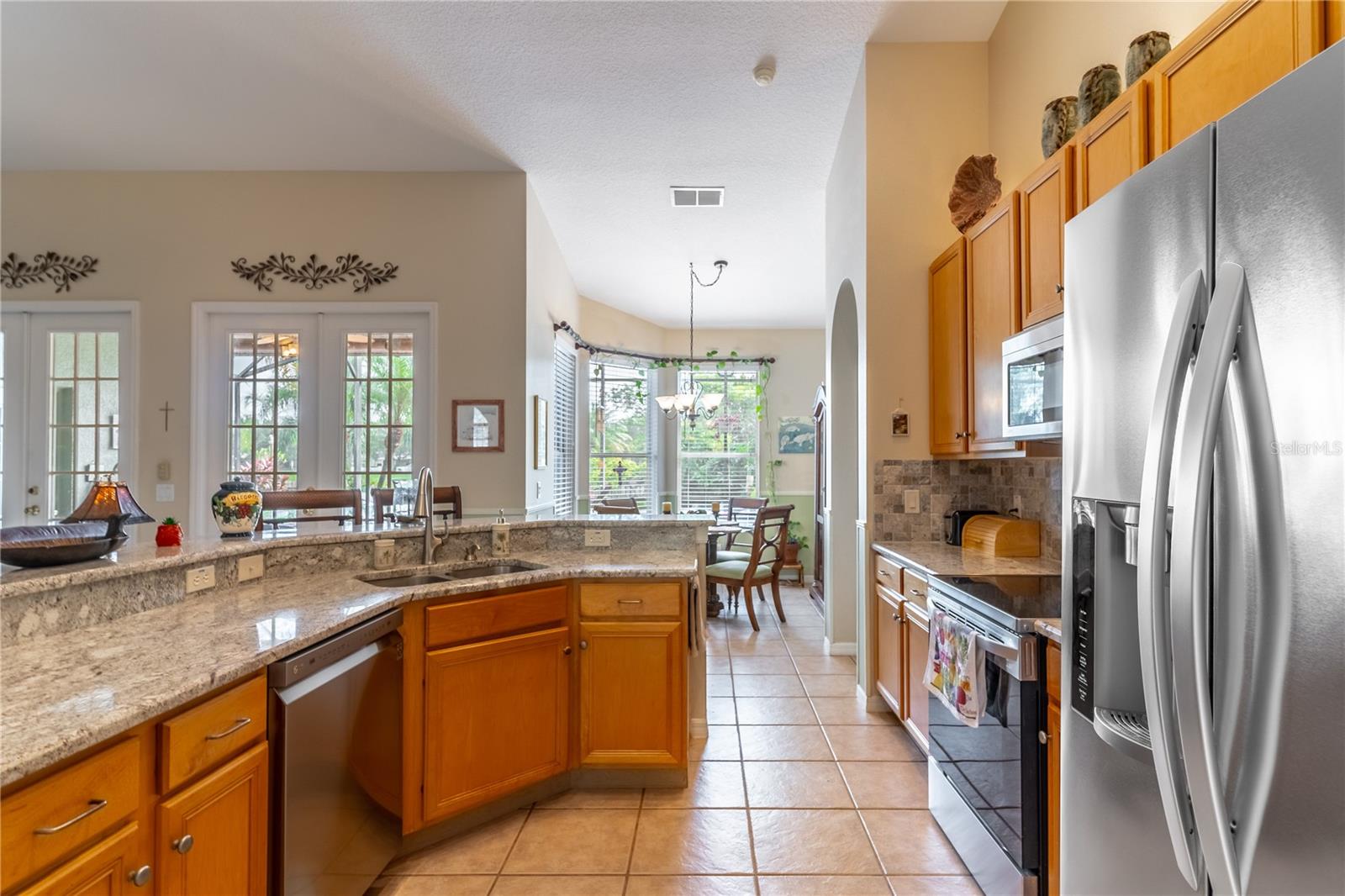 2098 CASCADES COVE DR