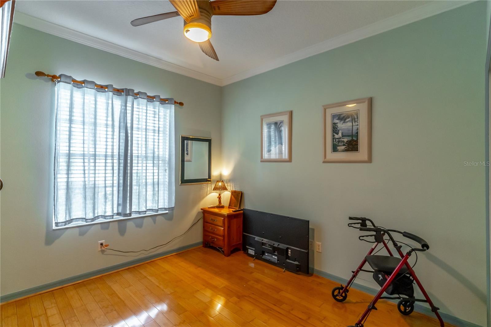 2098 CASCADES COVE DR