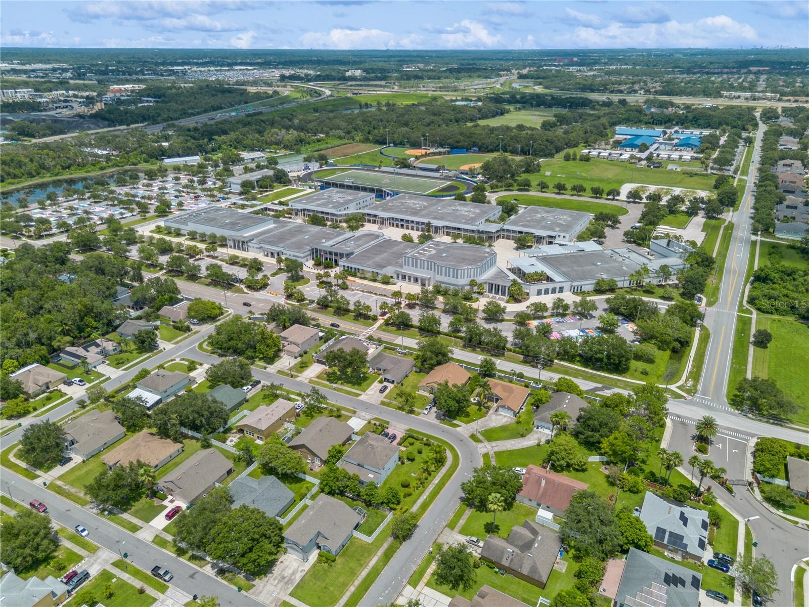 341 LAKE AMBERLEIGH DR