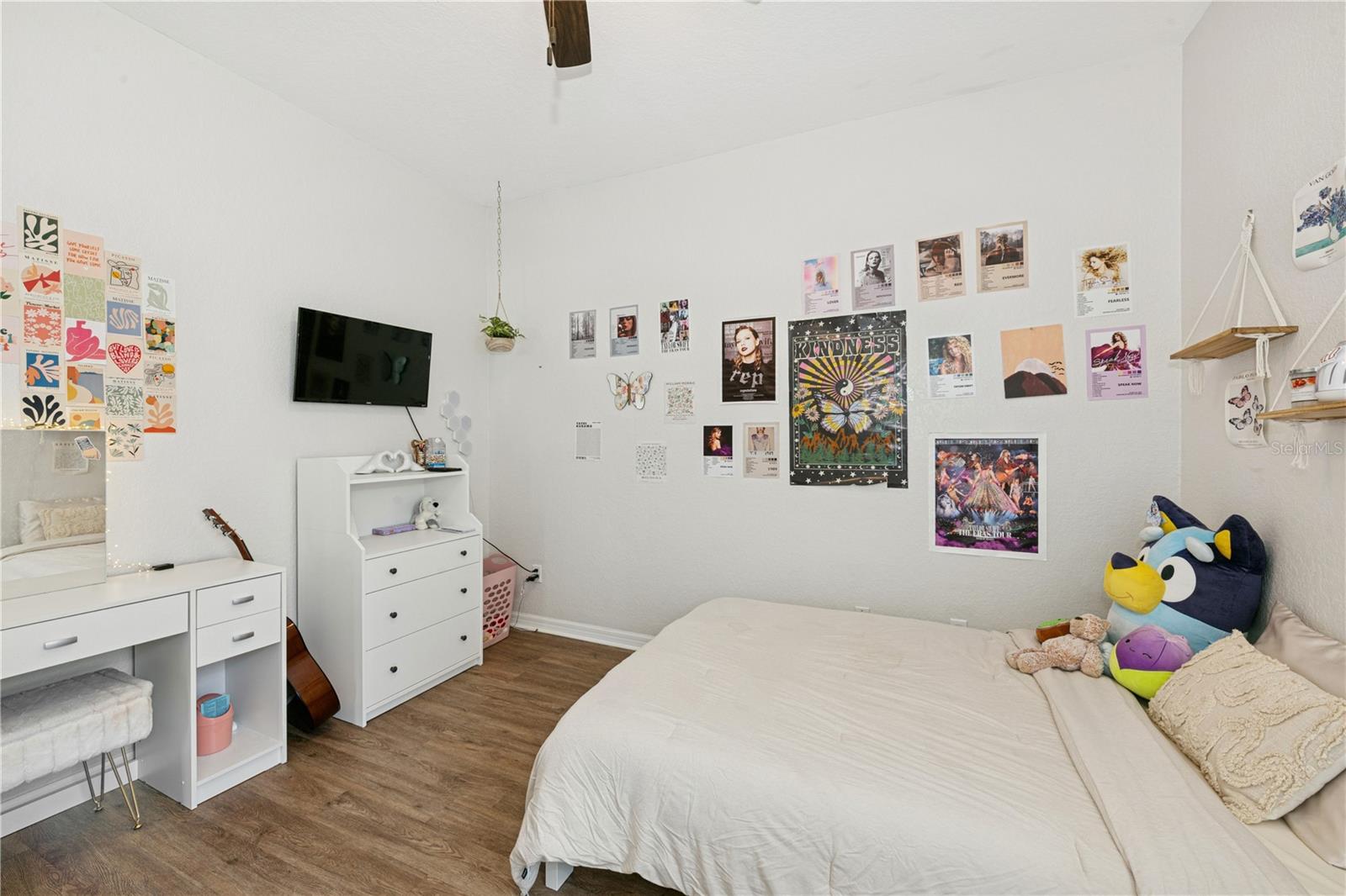 341 LAKE AMBERLEIGH DR