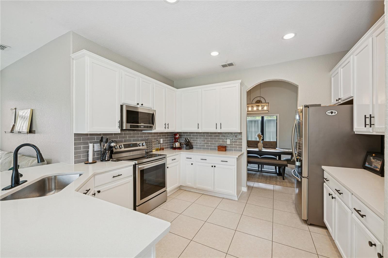 341 LAKE AMBERLEIGH DR