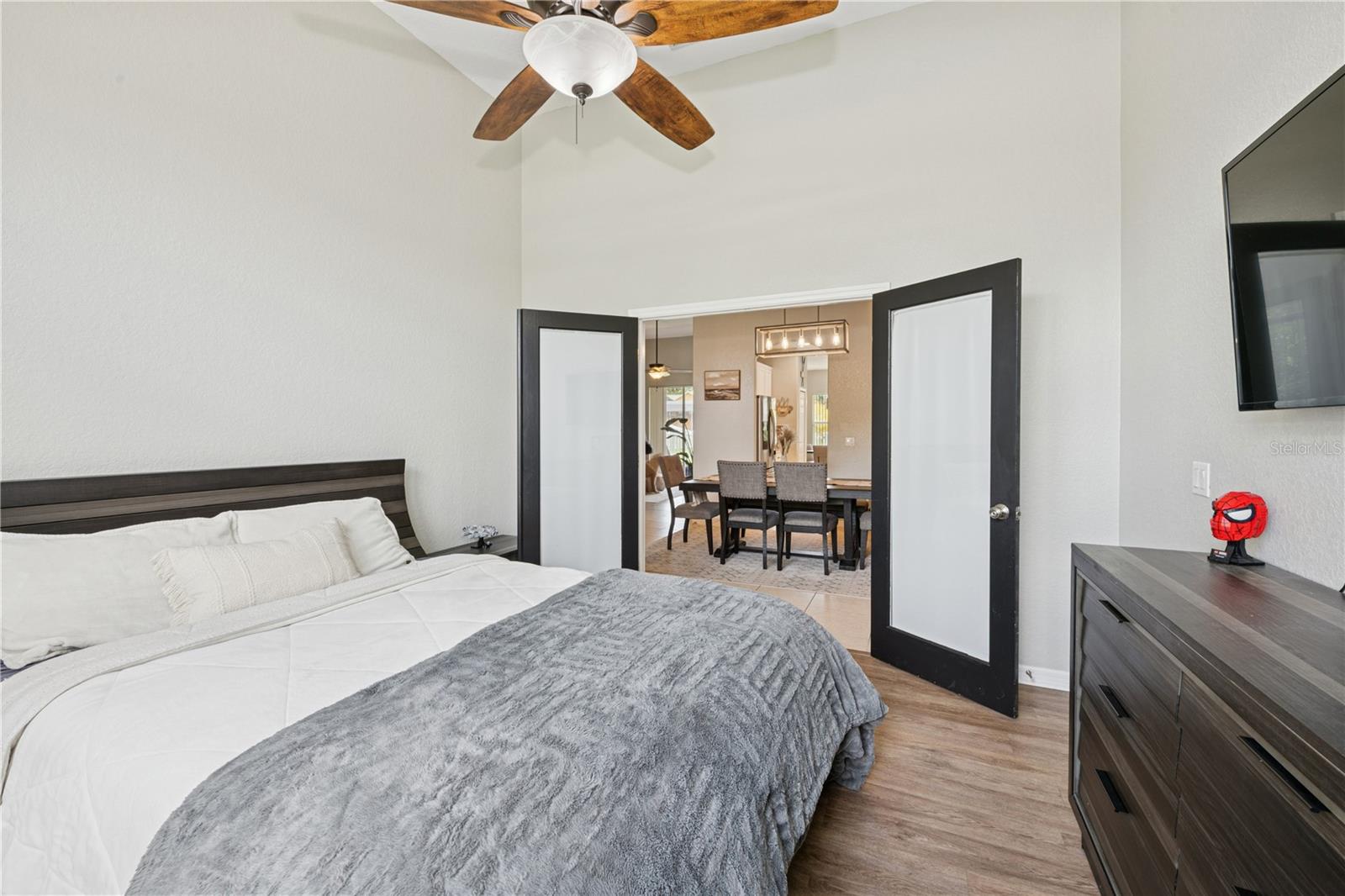 341 LAKE AMBERLEIGH DR