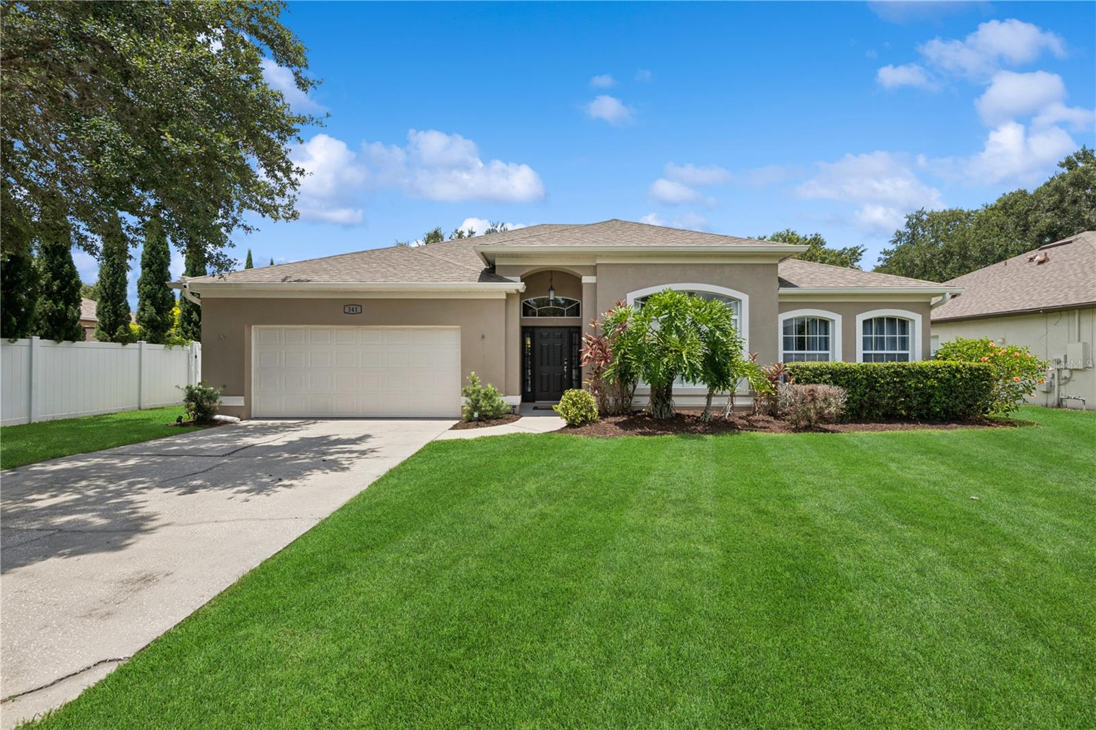 341 LAKE AMBERLEIGH DR