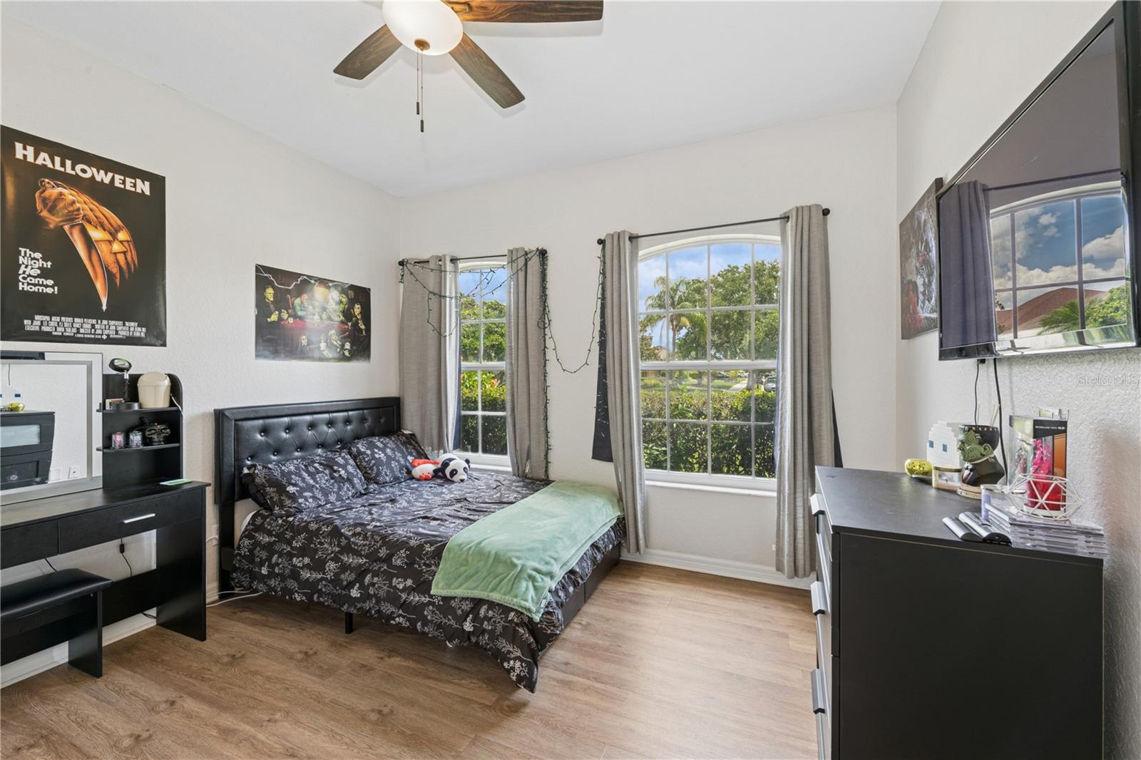 341 LAKE AMBERLEIGH DR