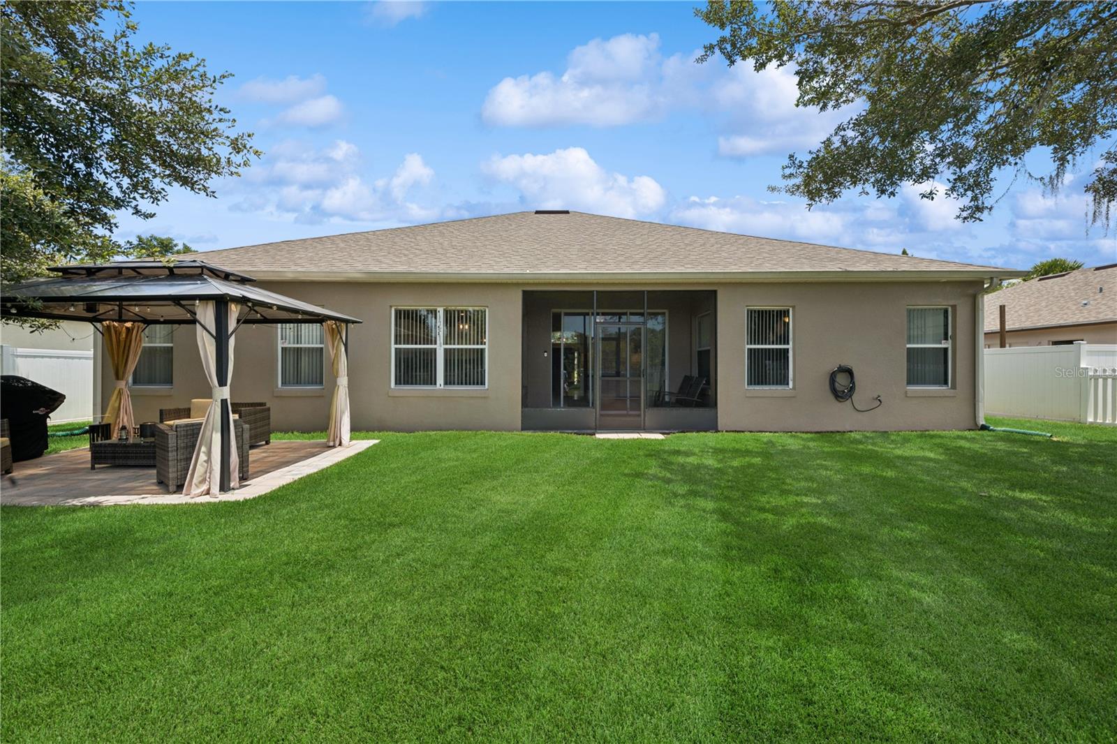 341 LAKE AMBERLEIGH DR