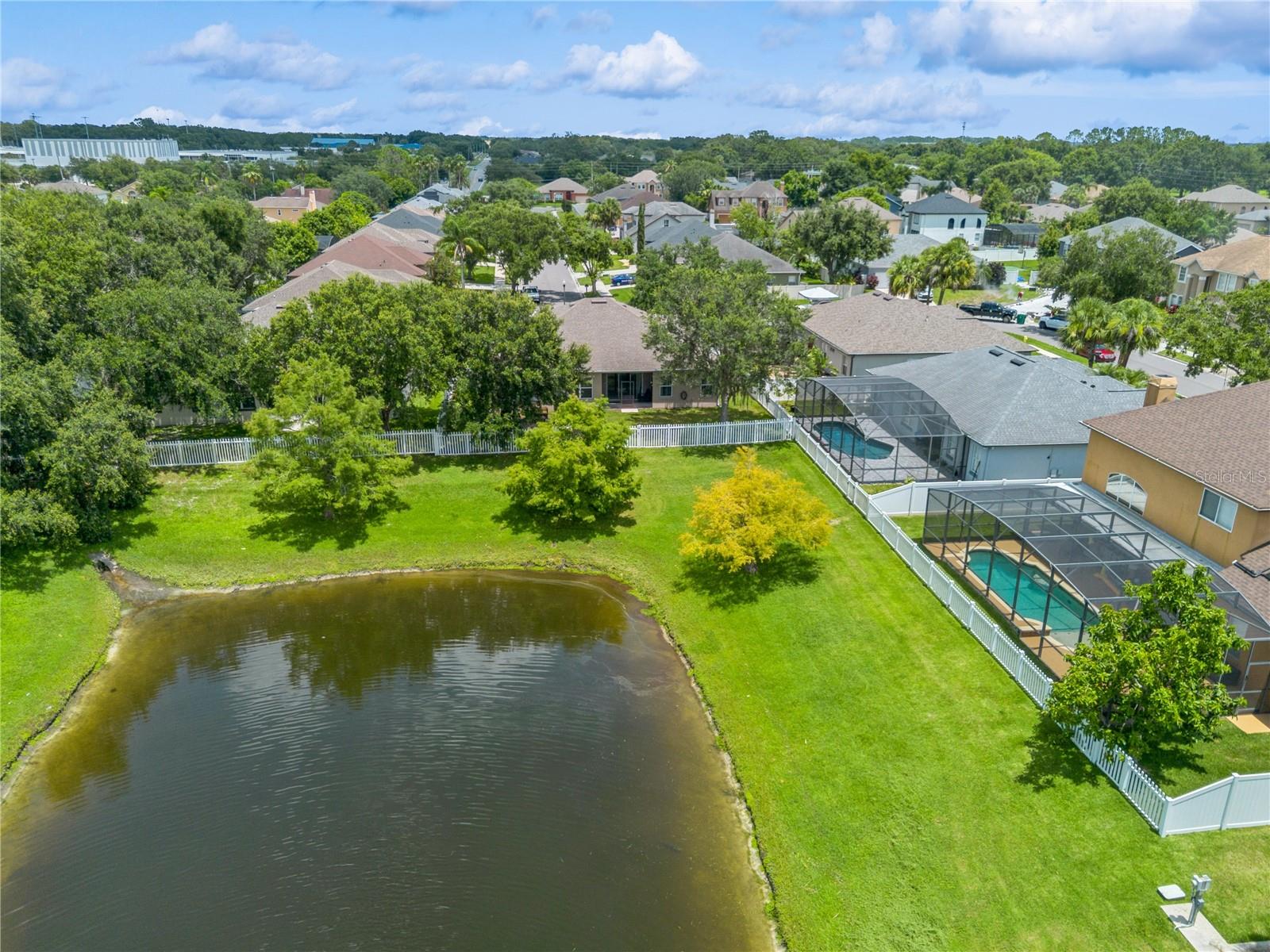 341 LAKE AMBERLEIGH DR