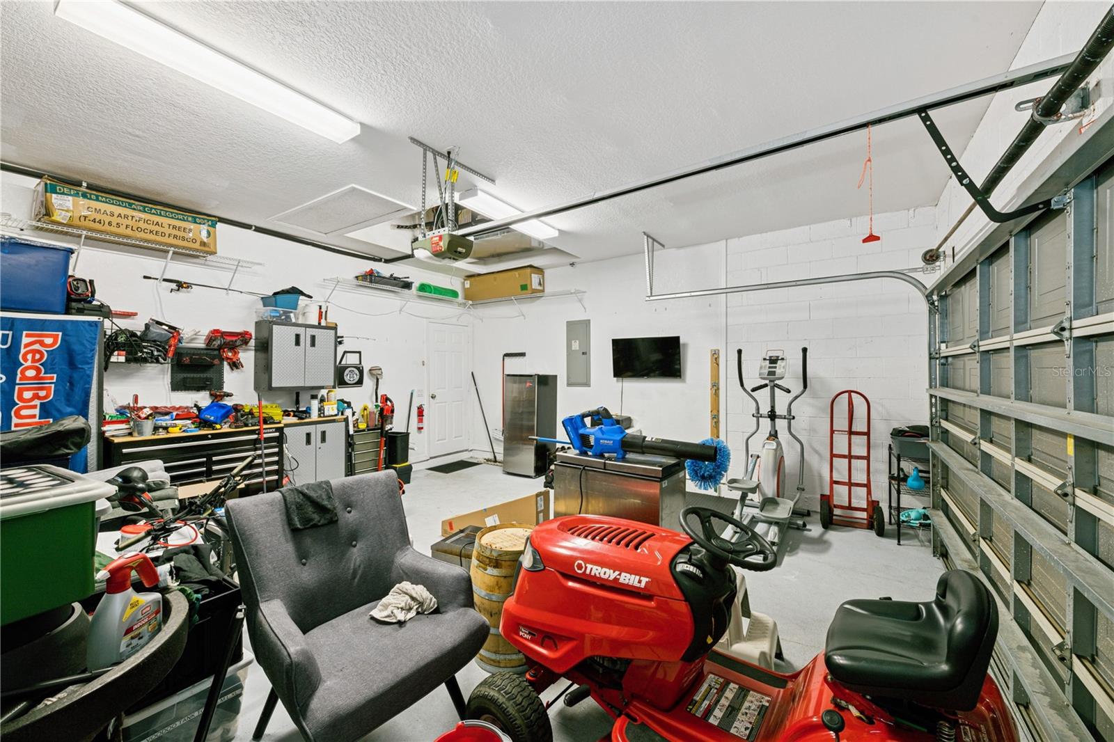 341 LAKE AMBERLEIGH DR