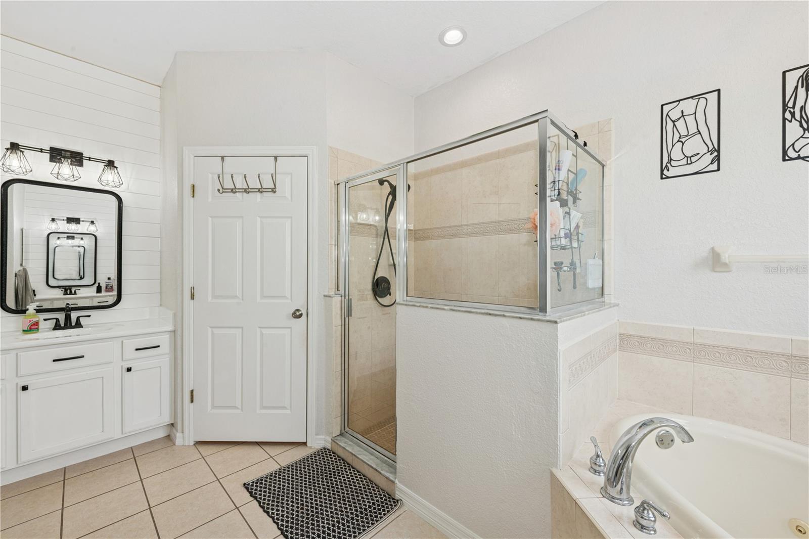 341 LAKE AMBERLEIGH DR