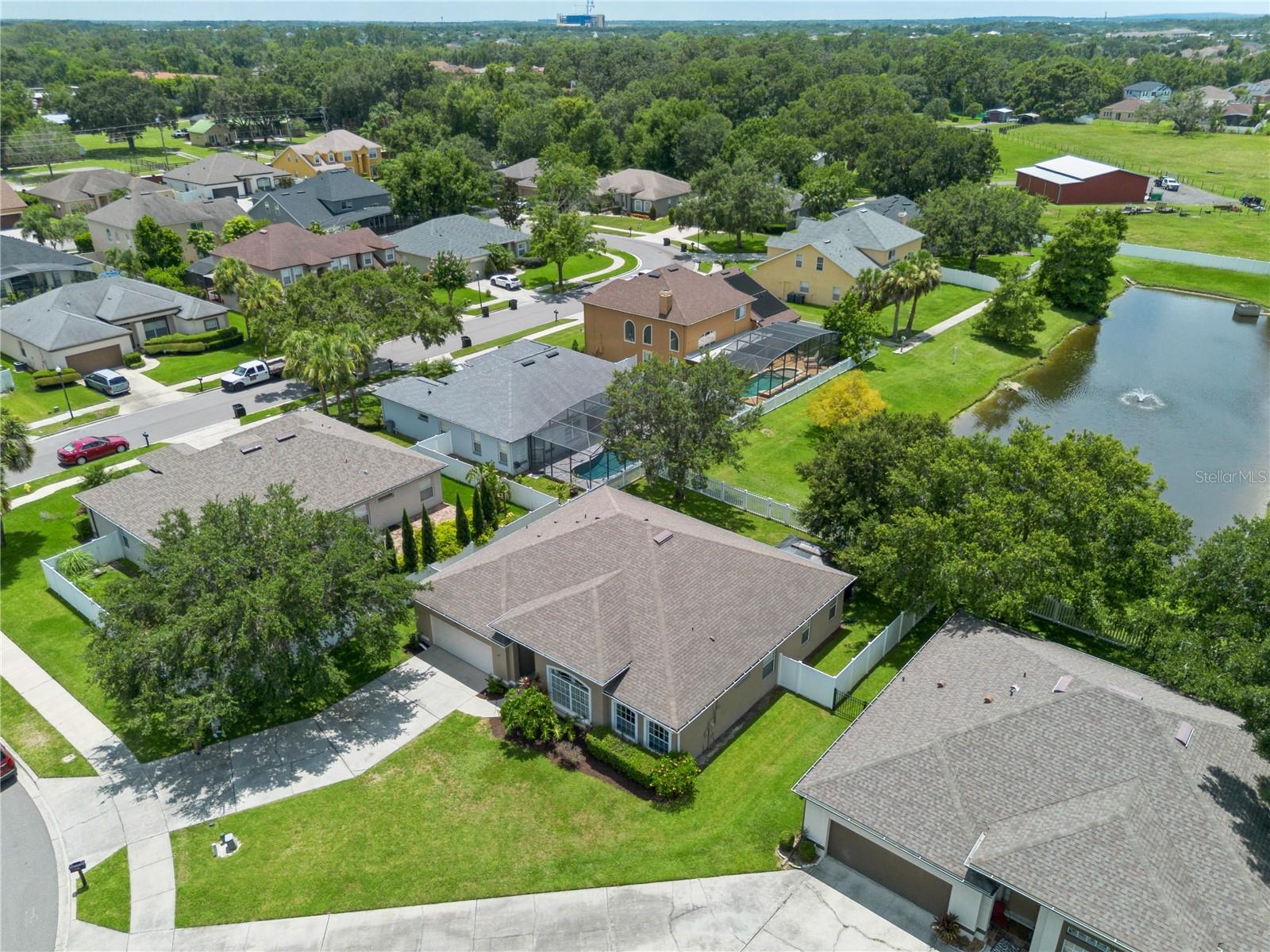 341 LAKE AMBERLEIGH DR