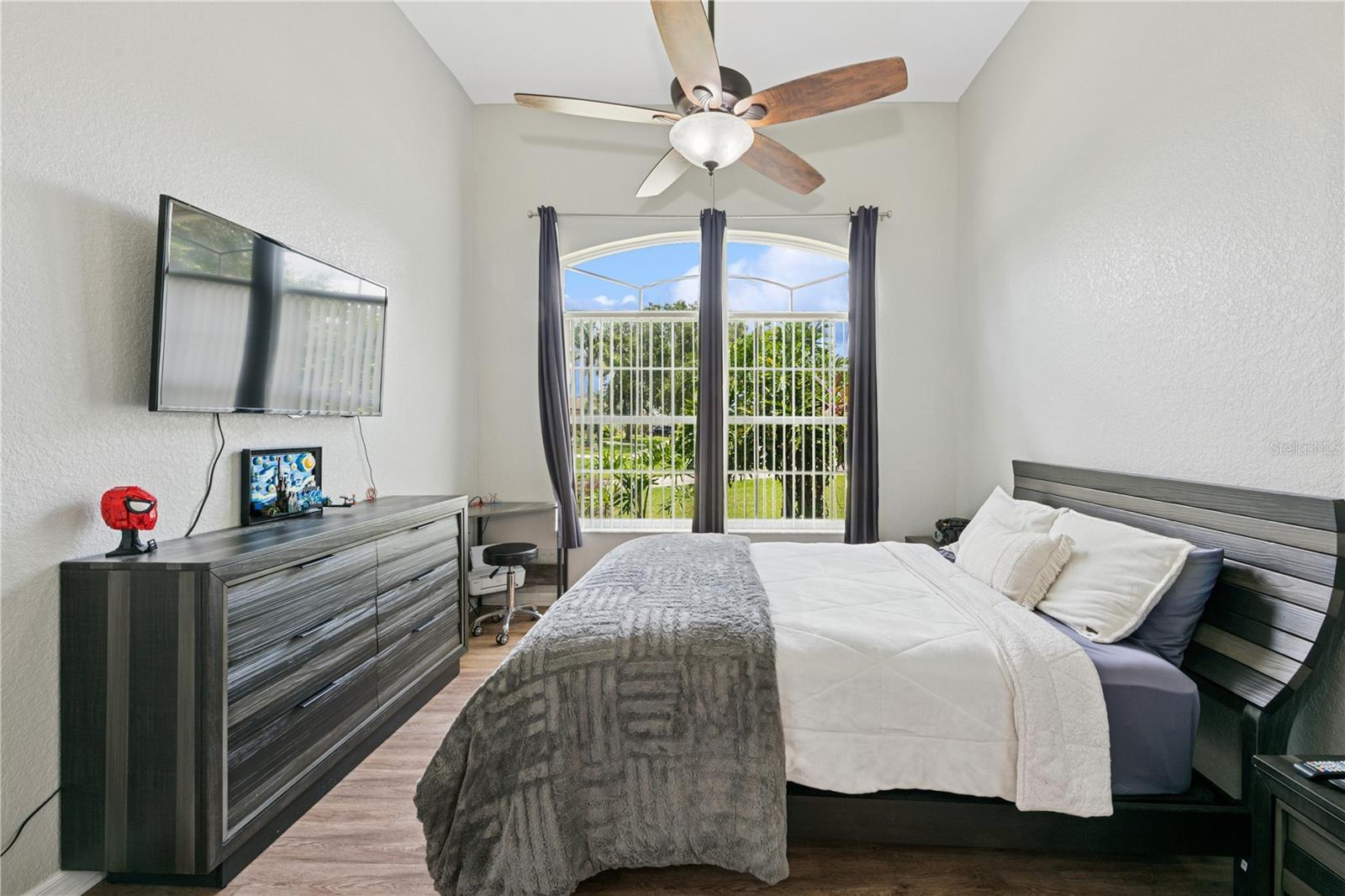 341 LAKE AMBERLEIGH DR