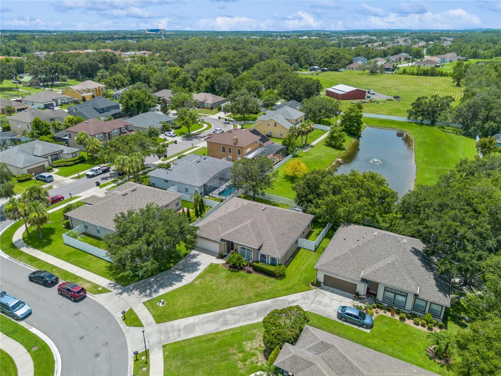 341 LAKE AMBERLEIGH DR