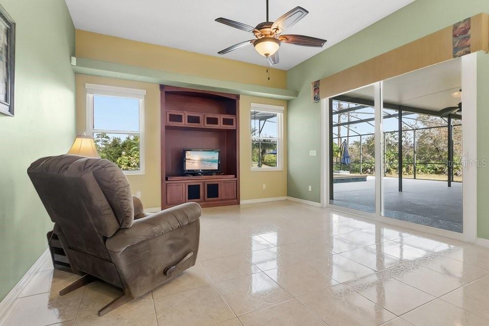 19409 MARDI GRAS ST