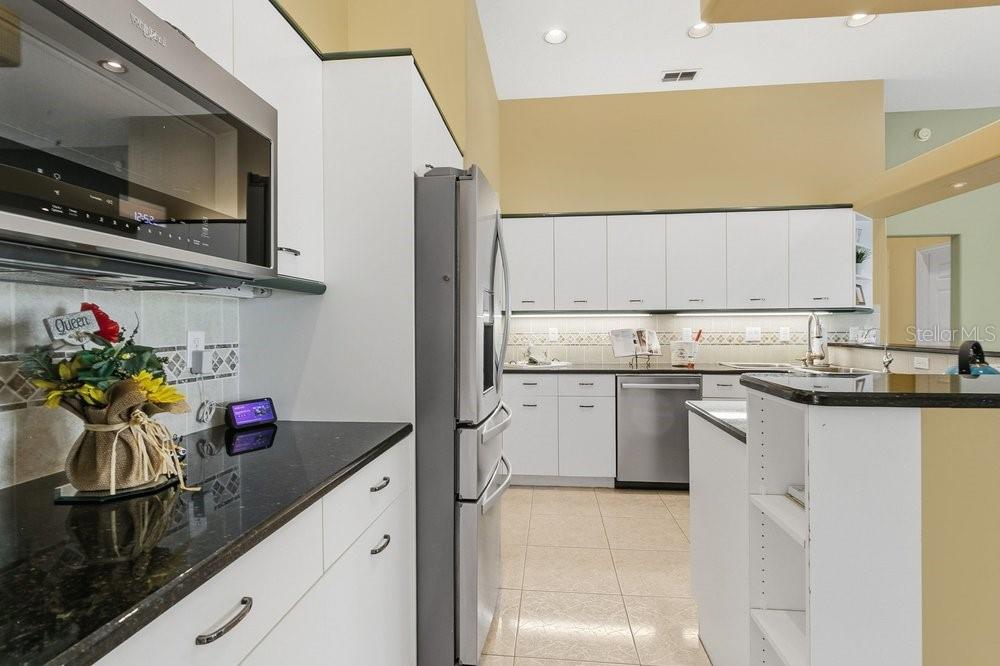 19409 MARDI GRAS ST
