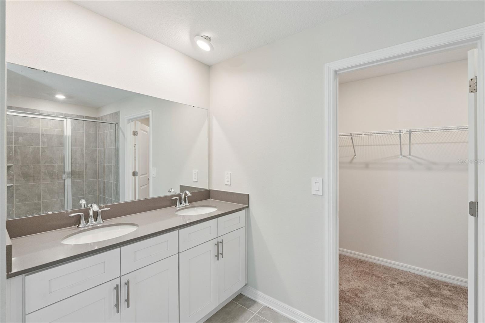 2932 MULLER OAK LOOP