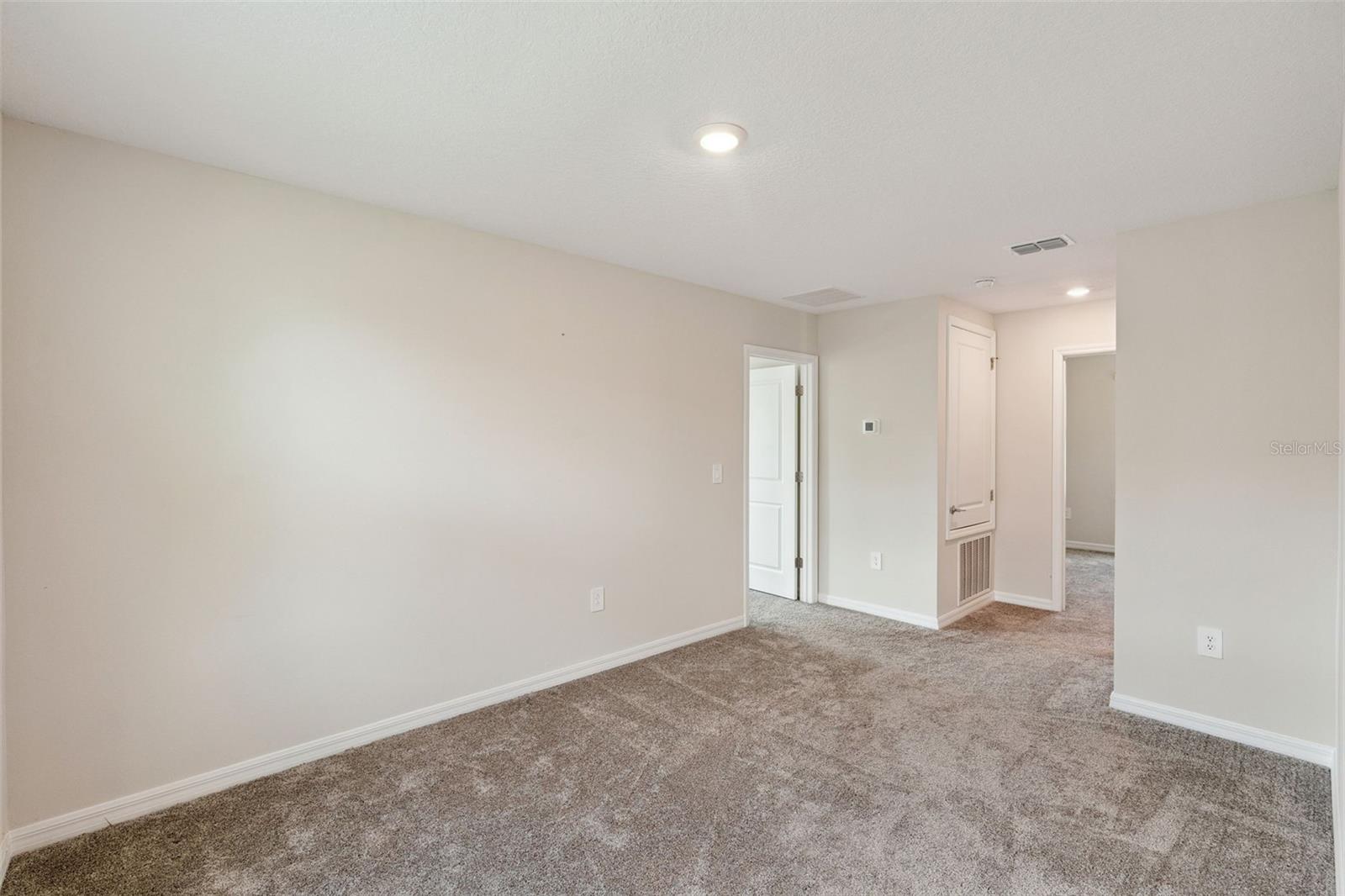 2932 MULLER OAK LOOP