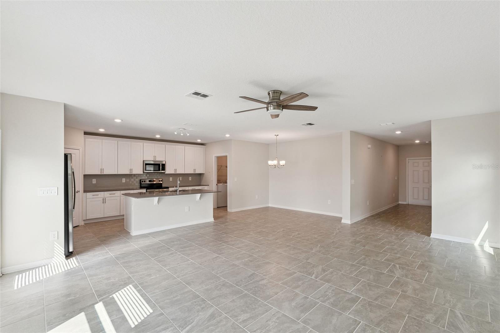 2932 MULLER OAK LOOP
