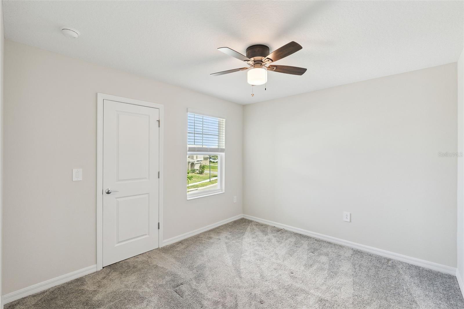 2932 MULLER OAK LOOP
