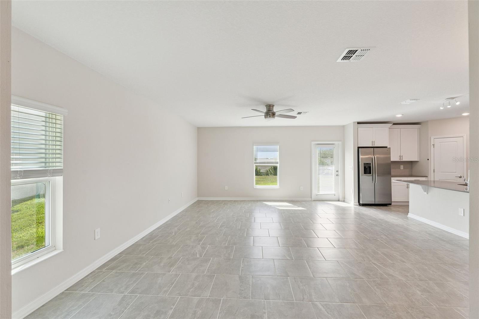 2932 MULLER OAK LOOP