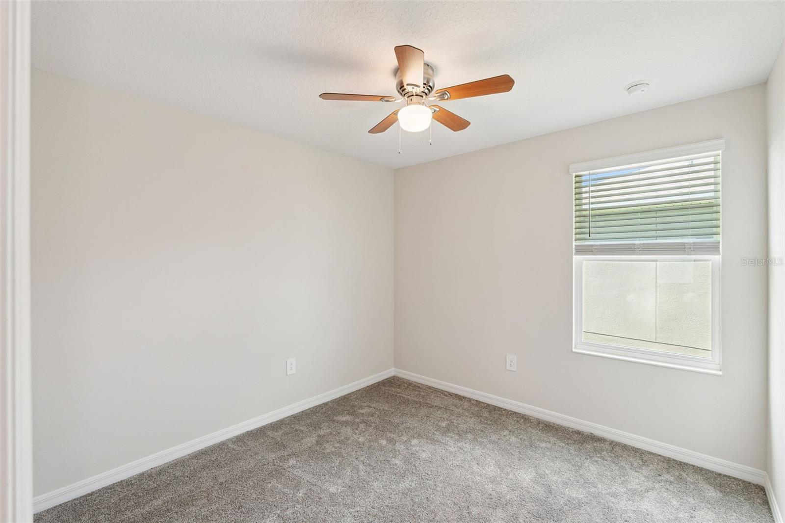 2932 MULLER OAK LOOP