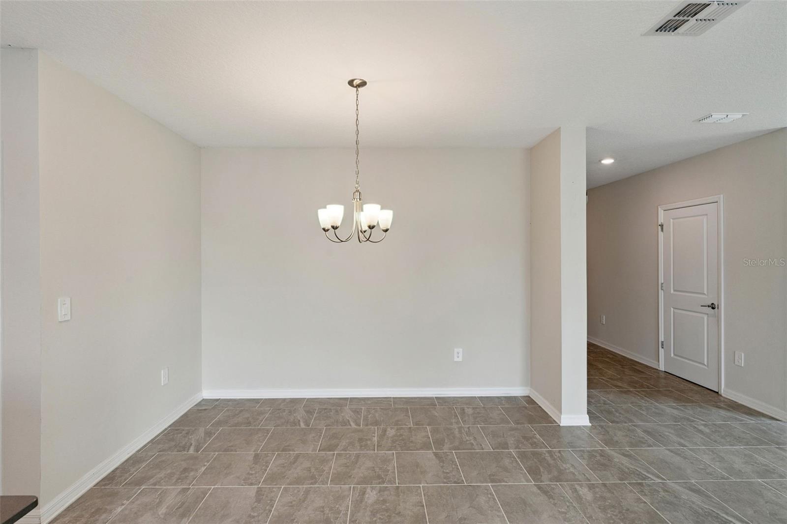 2932 MULLER OAK LOOP