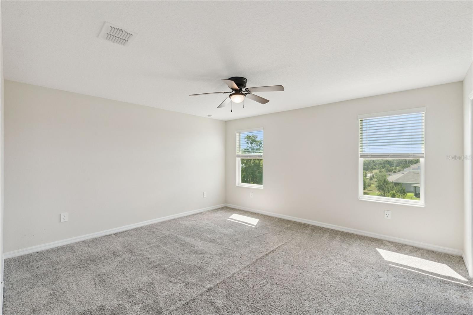2932 MULLER OAK LOOP