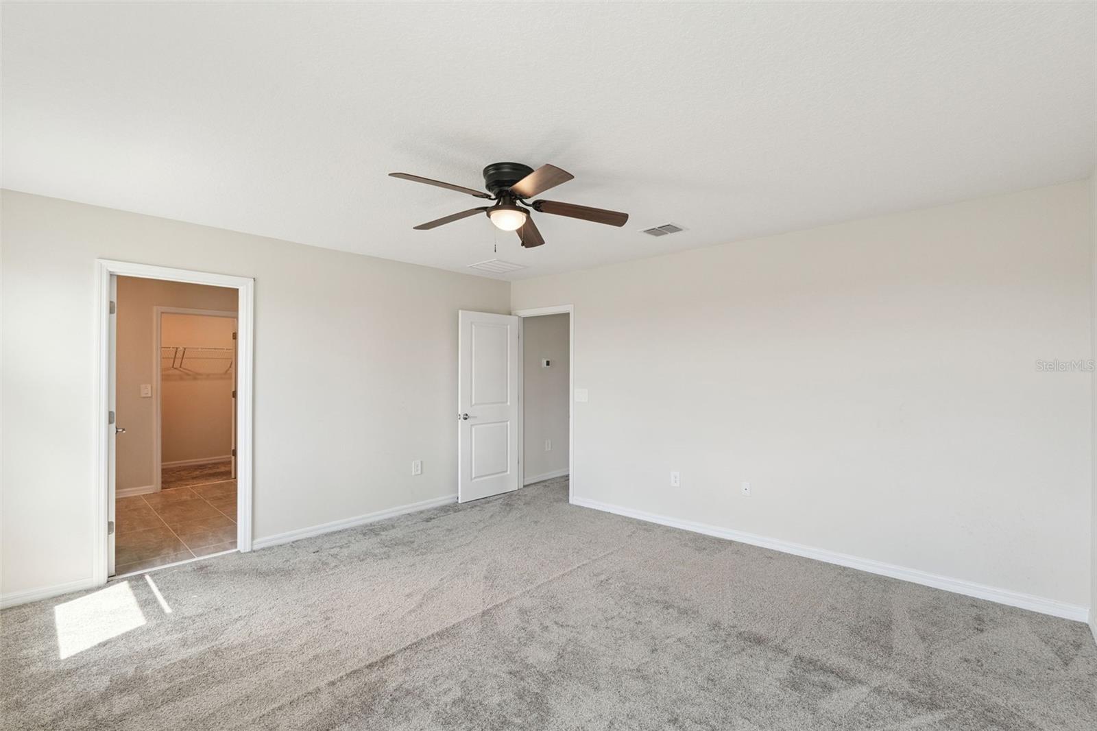 2932 MULLER OAK LOOP